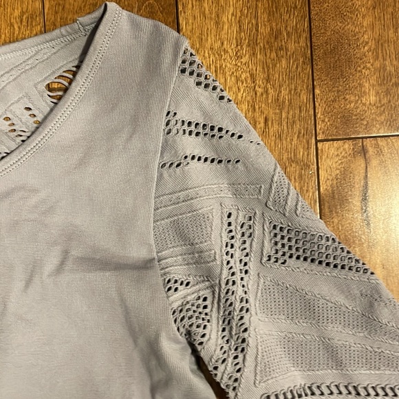 27.💕 Fabletics long sleeve lilac S/M top - Picture 2 of 8